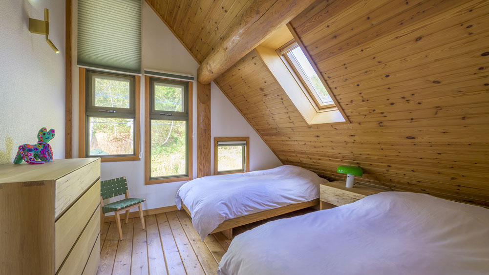 Elite Havens - Log 343 - Niseko Japan - Restful loft twin bedrooms